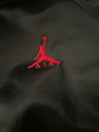 Chaqueta Jordan Negra con Logo Air