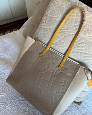 Bolso Carolina Herrera Beige y Amarillo Nuevo
