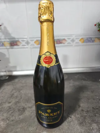 8 bottiglie vuote di cava