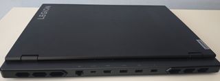 Portátil Lenovo Legion Pro 7 16IRX8