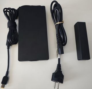 Portátil Lenovo Legion Pro 7 16IRX8