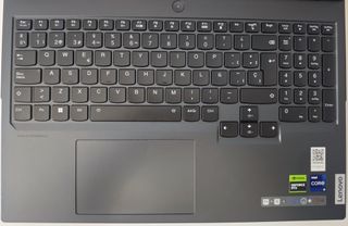 Portátil Lenovo Legion Pro 7 16IRX8