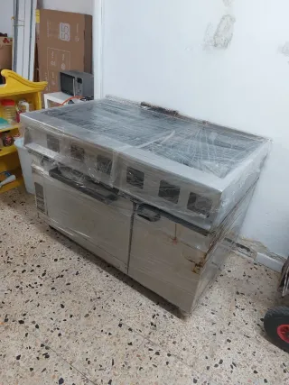 Cocina Industrial Gas 6 Fuego con Horno '