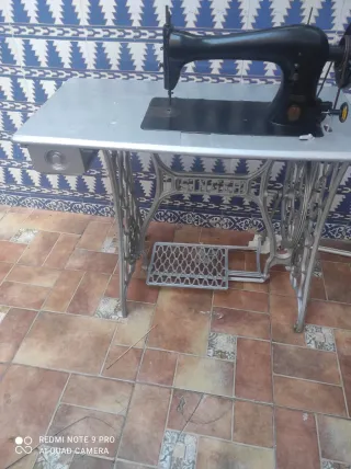 Máquina de coser Singer antigua