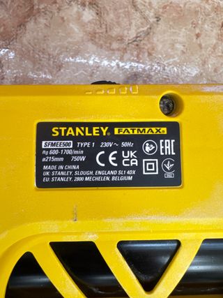 Lijadora Orbital Stanley SFMEE500