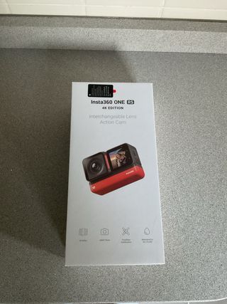 Insta360 One RS Cámara 2 baterias y enganche micro