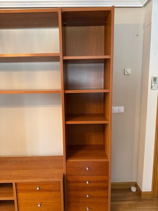 Mueble de salón madera y cristal