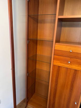 Mueble de salón madera y cristal