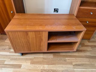 Mueble de salón madera y cristal