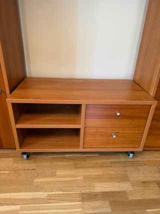 Mueble de salón madera y cristal