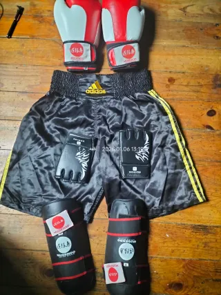 Guantes y equipo de boxeo Adidas