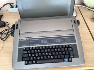 Máquina de Escribir Eléctrica Panasonic R191