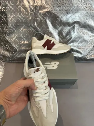 New Balance 327 Bordeaux Tamanho 36