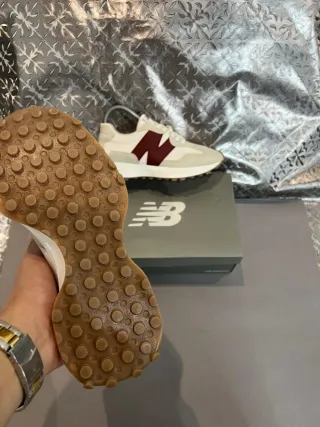 New Balance 327 Bordeaux Tamanho 36