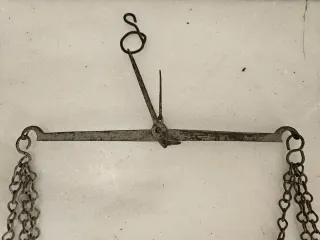 Balanza antigua de dos platos