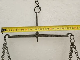Balanza antigua de dos platos