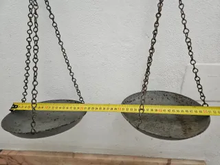 Balanza antigua de dos platos
