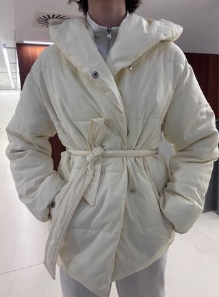 Abrigo Bershka Beige