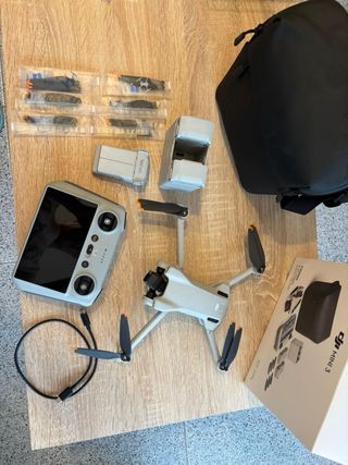 Dron DJI Mini 3 (2023)