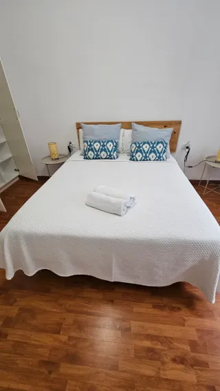 Cama Matrimonio Madera y Tela