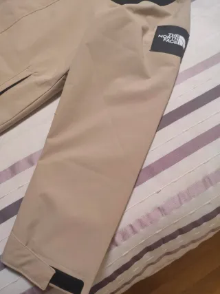 Chaqueta The North Face nueva beige/negra sin estr