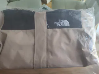 Chaqueta The North Face nueva beige/negra sin estr