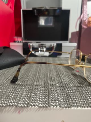 Gafas de vista doradas