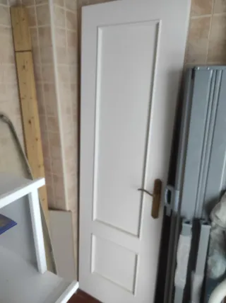 Puerta madera maciza