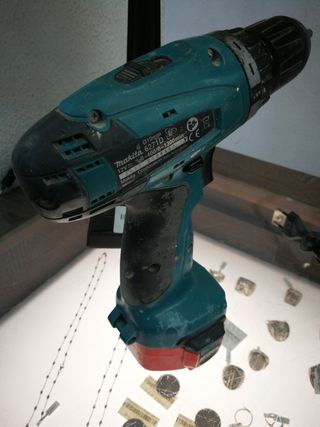 Taladro A Bateria Makita 6271D + 3 Baterias