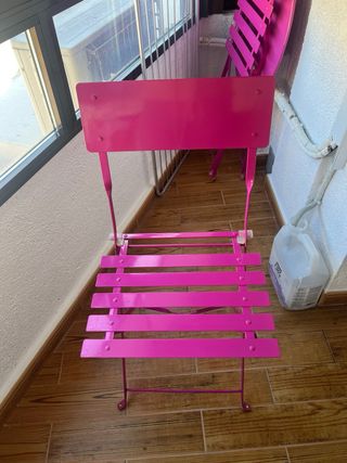 Mesa y 2 Sillas Plegables Metálicas