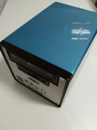 PC Antiguo Azul y Plateado