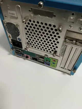 PC Antiguo Azul y Plateado