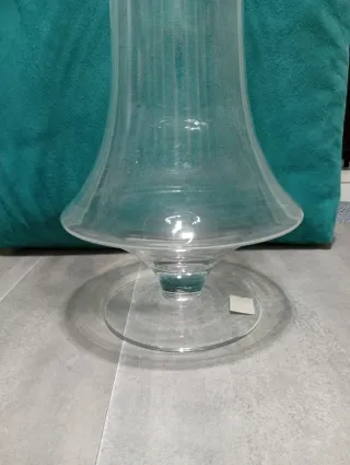 Vaso di vetro trasparente nuovo mai usato