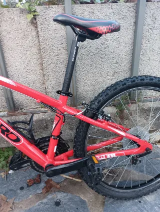Bici 24 B-PRO Roja