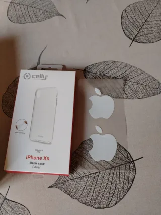Cover Celly iPhone XR trasparente con adesivi Apple