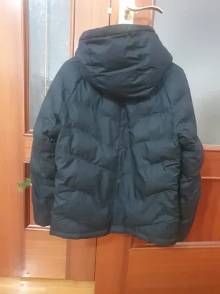 Abrigo Nike niño negro