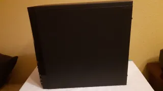 Ordenador sobremesa negro 40x35x20