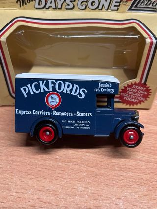 Vehículo de reparto Days Gone de Lledo año 1983