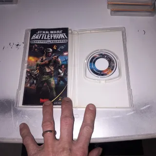 Pack 6 Jocs PSP Essentials.