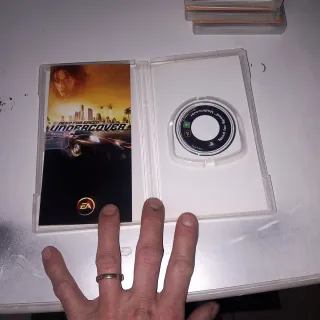 Pack 6 Jocs PSP Essentials.