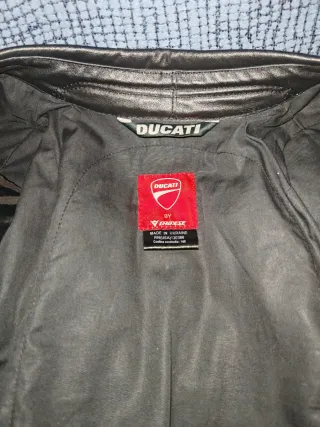 Cazadora Piel Mujer Ducati Negra y Blanca