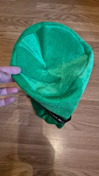 Sombrero verde O'Hara's con cinturón dorado