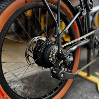 Brompton G-Line Eléctrica M4R Space Black