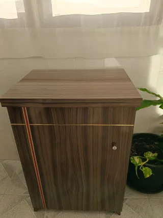 Mueble para máquina de coser de formica