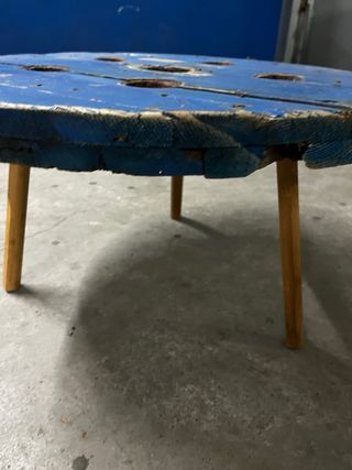 Mesa de madera azul rústica