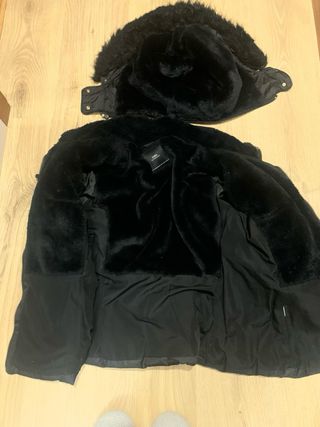 Plumas Zara Negro con Capucha