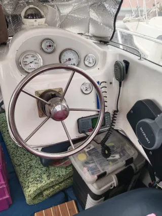 Barco Quicksilver Pilothouse