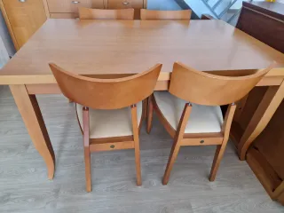 Mesa y 4 Sillas Comedor Madera