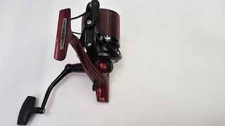 Carrete pesca Enigma SC Pro rojo