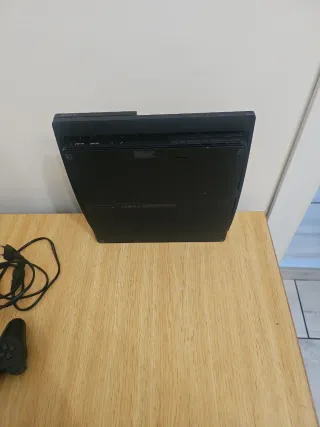 PlayStation 3 Sony con 2 controller